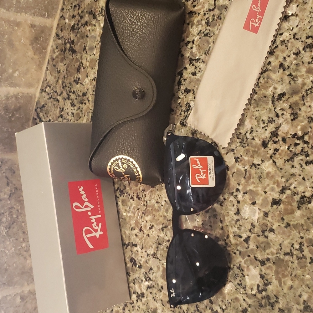 RAY-BAN